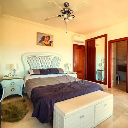 Bella Vista * Coín